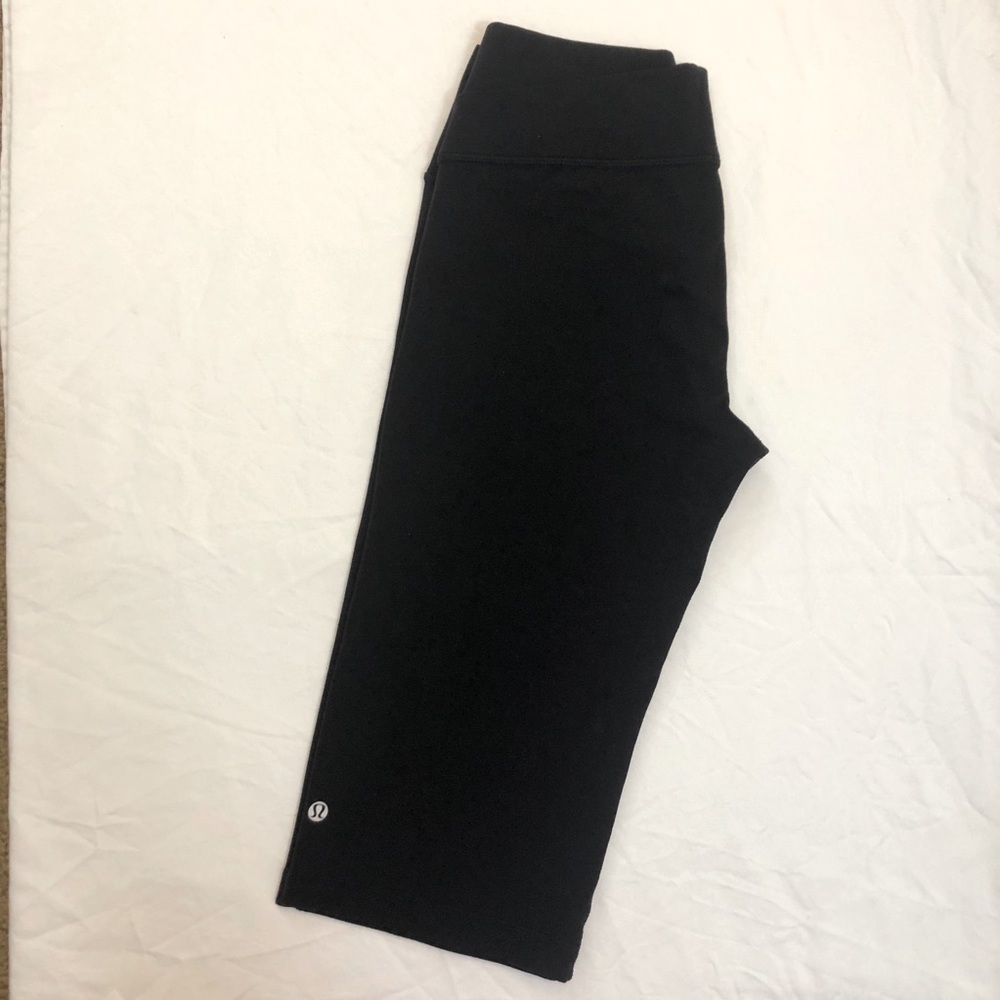 Lululemon stretch yoga/workout shorts Blk …